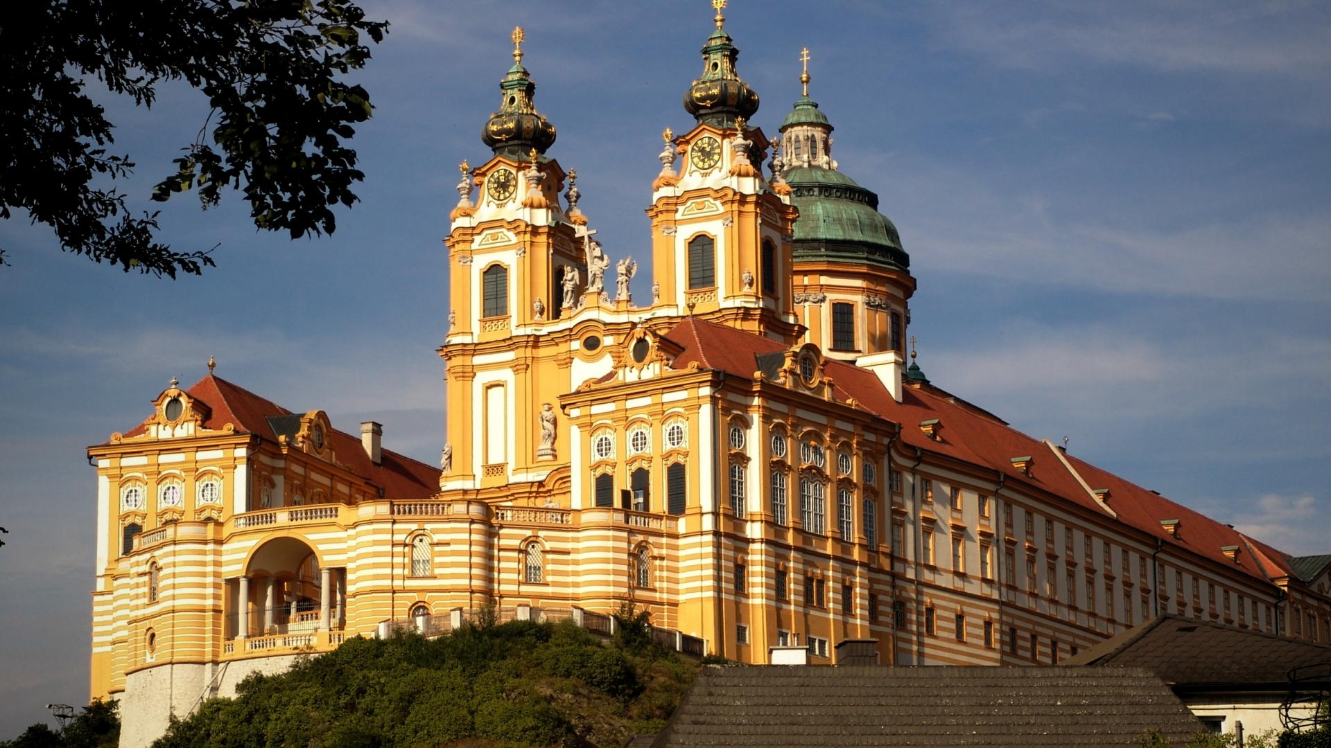Dag 7 - Oudejaars cruise Passau -  Krems - Wenen - Boedapest - Bratislava - Melk per MS Primadonna